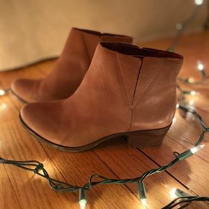 Lucky Brand light brown leather boots SIZE 6